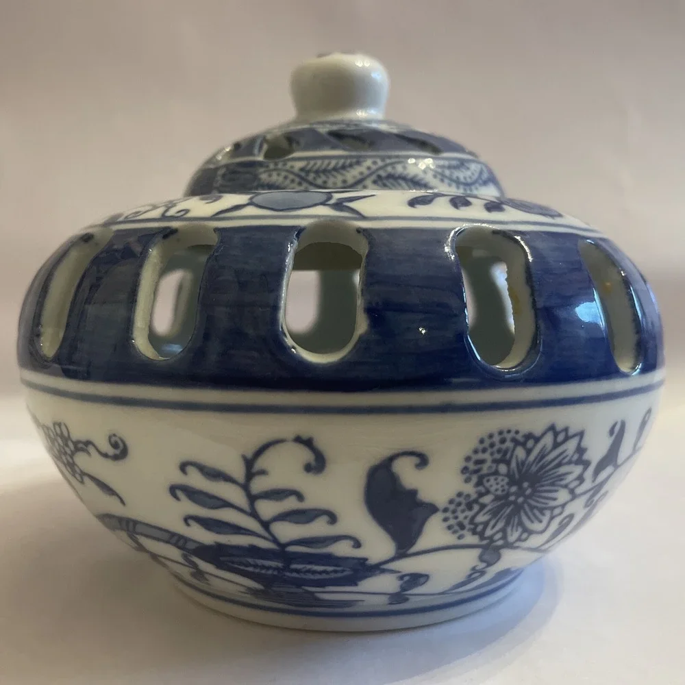 Vintage Japanese 19th Century Potpourri Holder‎